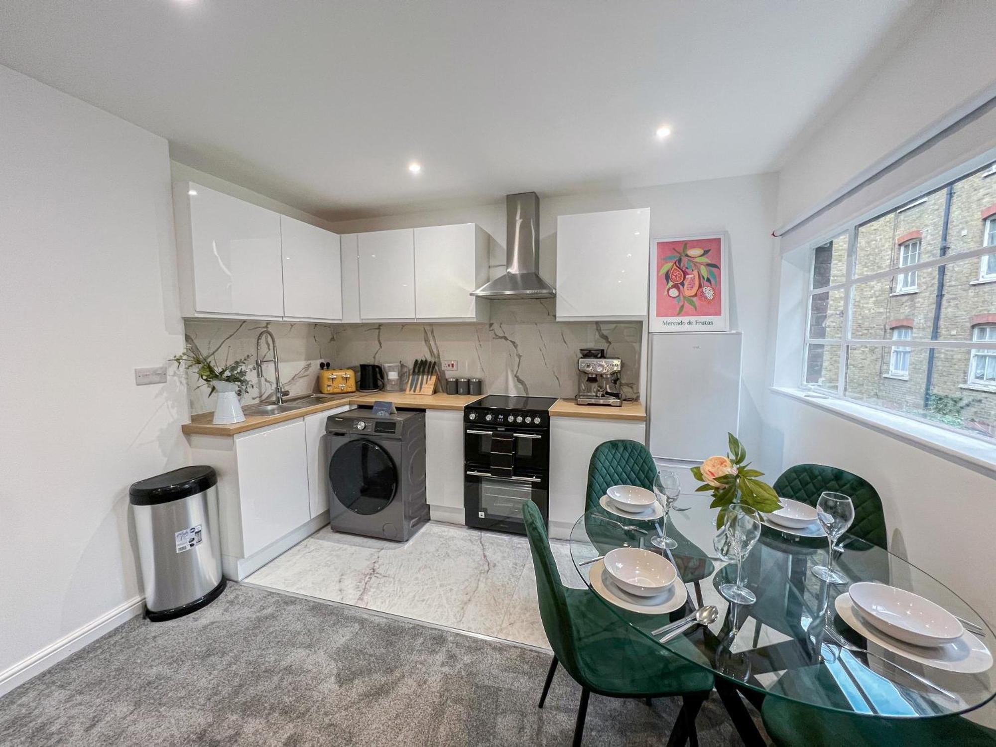Sleek Flats In Euston, Islington Near Regents Park Apartment